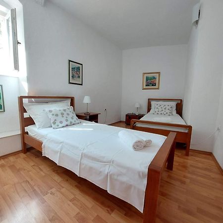 Apartment In Vis Historic Center - Mikula, Ljubica, Toma Kültér fotó